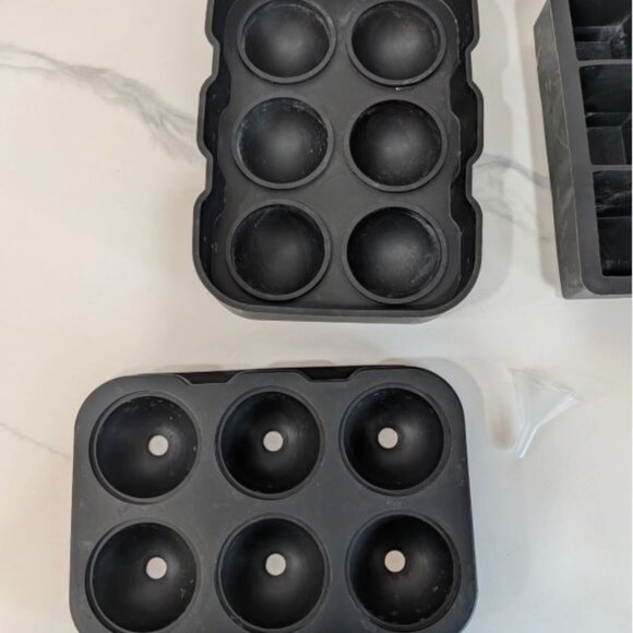 SILICONE ICE CUBE TRAY SPHERE AND CUBE WITH FUNNEL - Picture 2 of 3